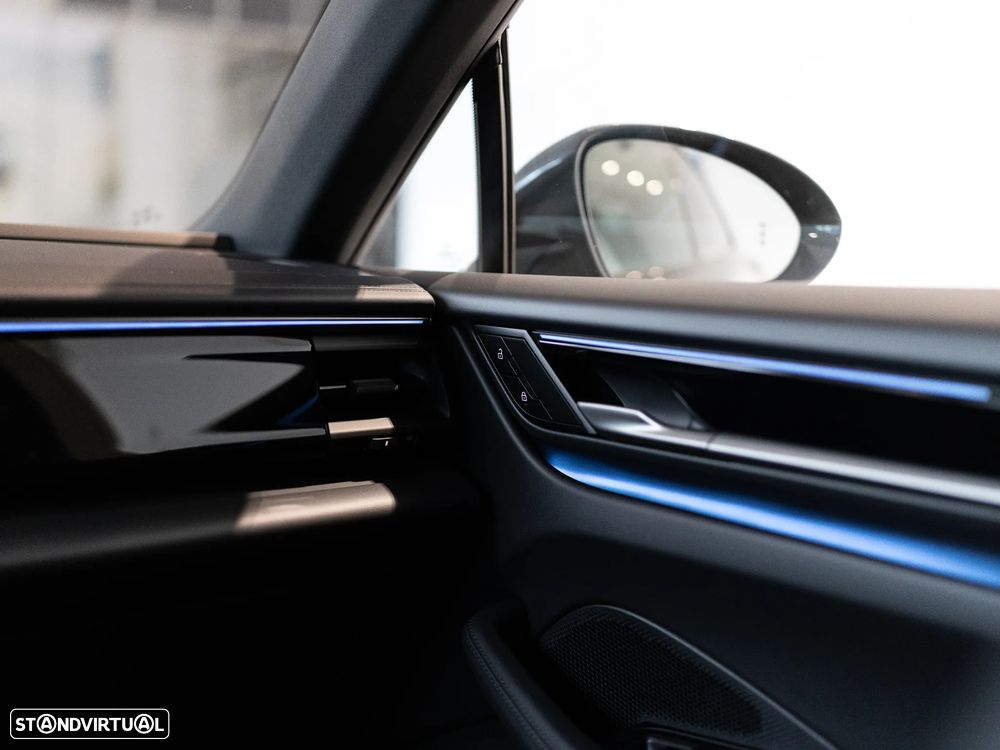 Porsche Macan Electric 4 - 46