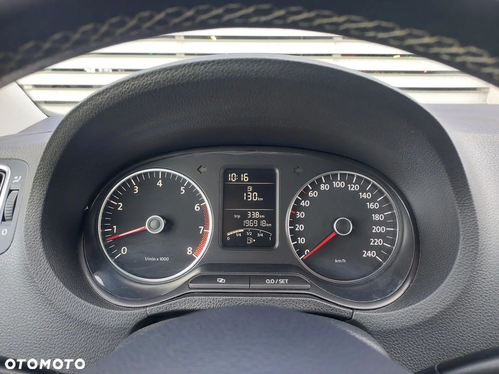 Volkswagen Polo 1.4 16V Comfortline - 36