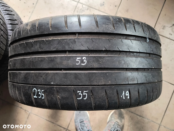 Michelin 235/35/19 nr 53