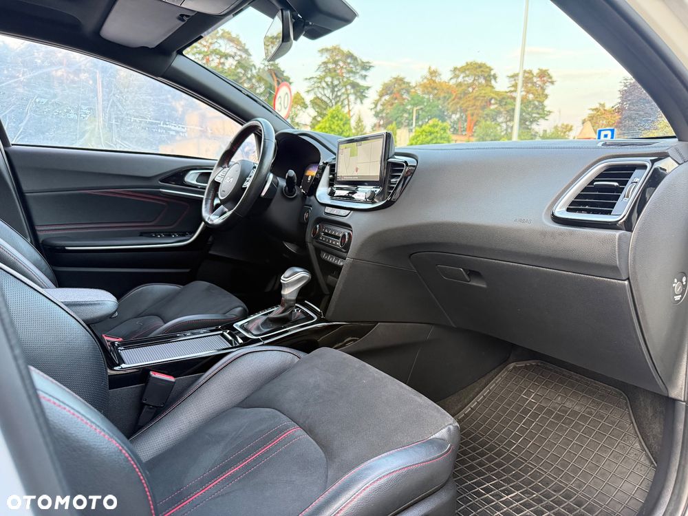 Kia ProCeed 1.6 T-GDI GT DCT - 15