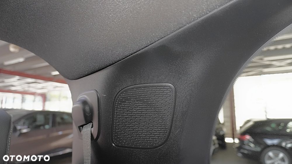 Mercedes-Benz GLB 200 7G-DCT - 36