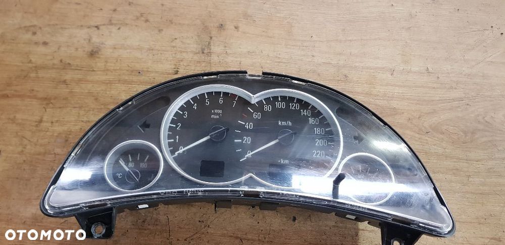 OPEL CORSA C 1.2 12V LICZNIK 13117949CH - 1