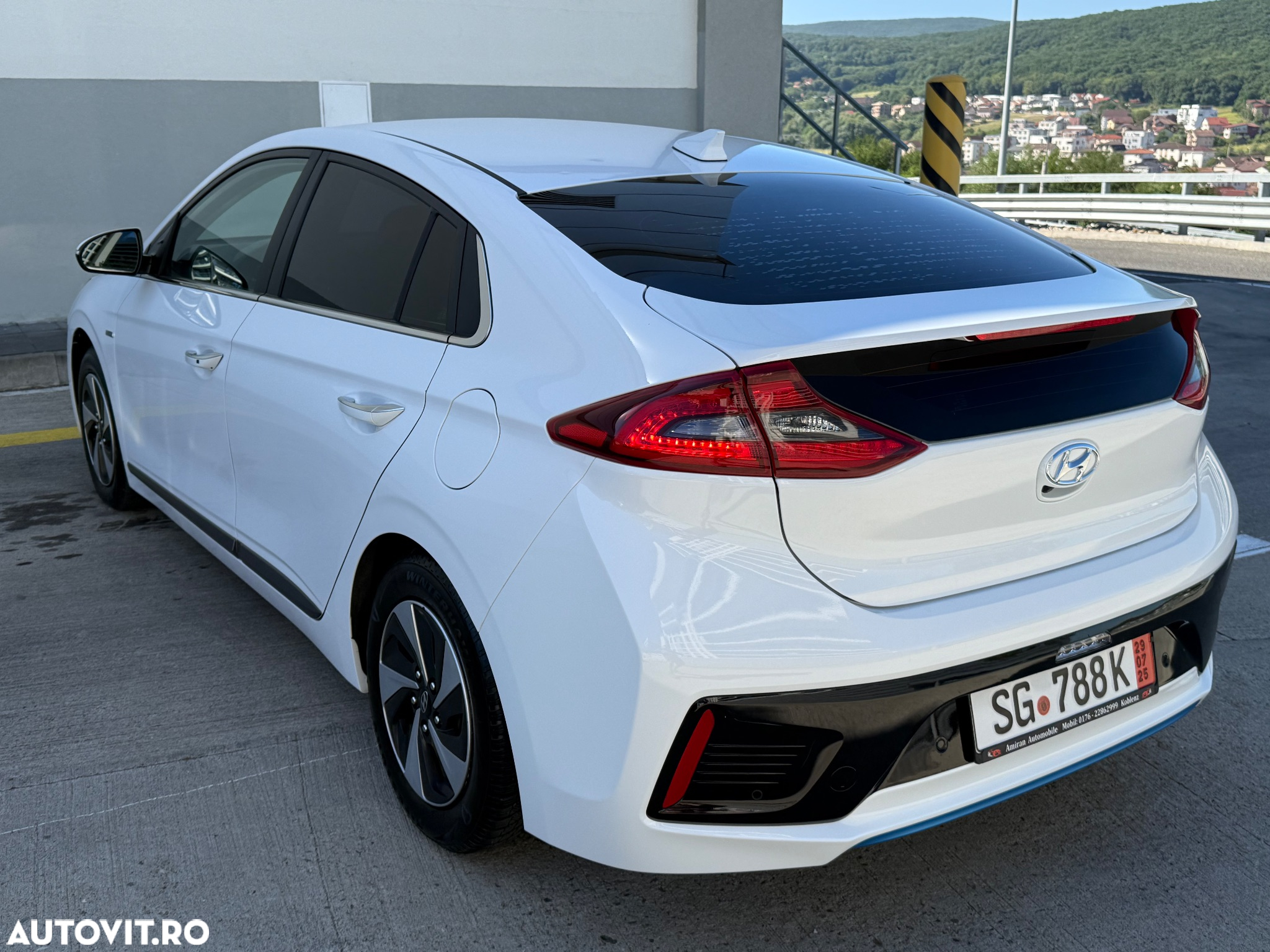 Hyundai IONIQ Hybrid 1.6 GDI Style - 3