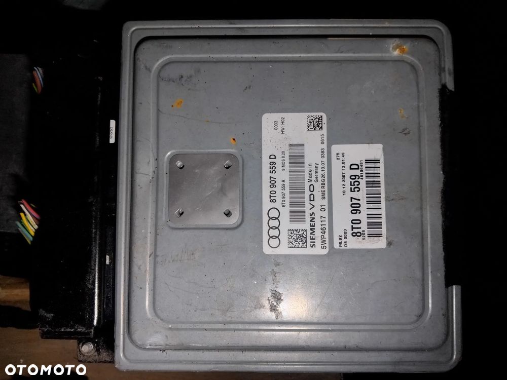 Komputer Silnika ECU 8T0 907 559D - 1