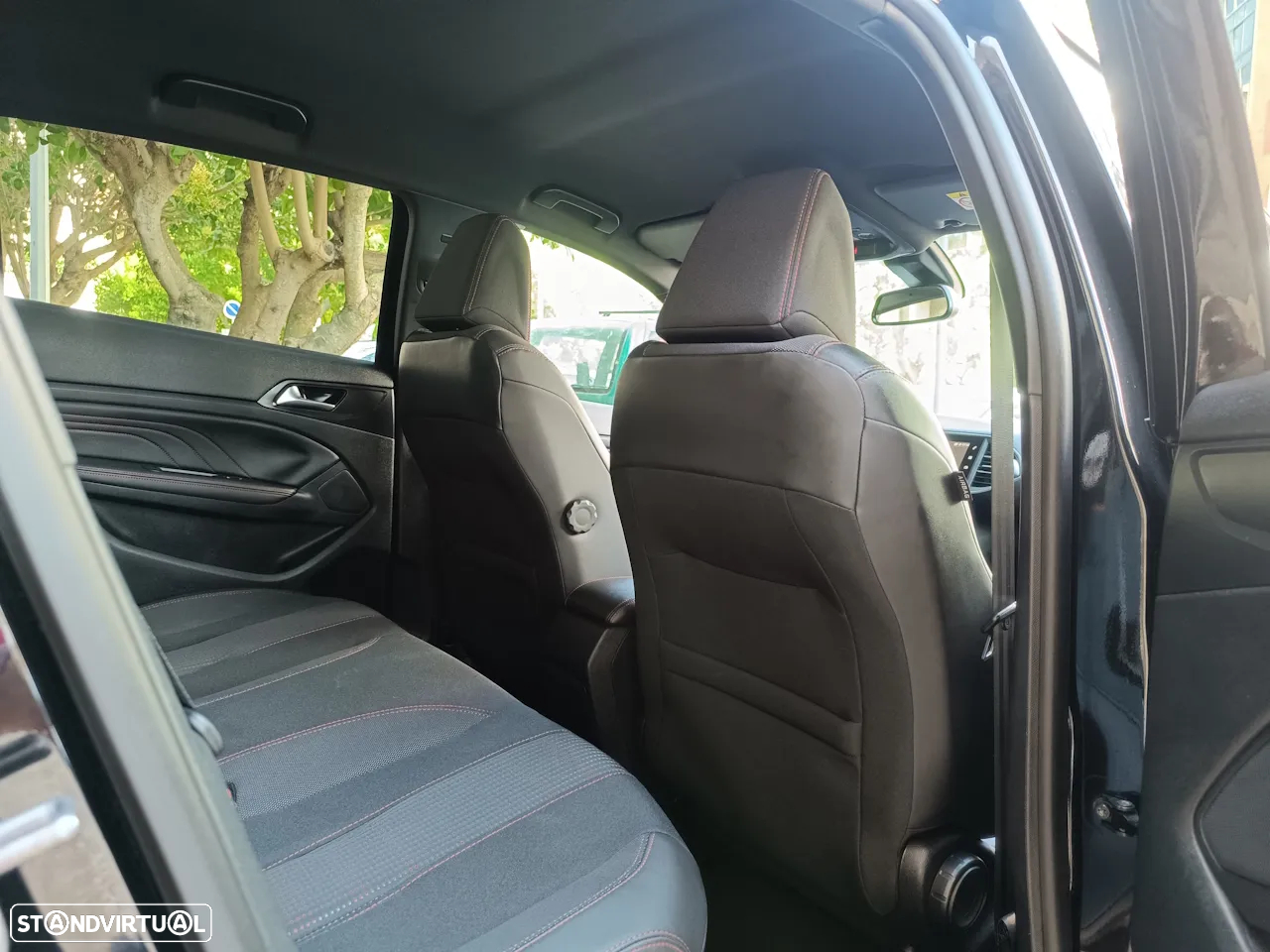 Peugeot 308 1.2 PureTech GT Line EAT8 - 31