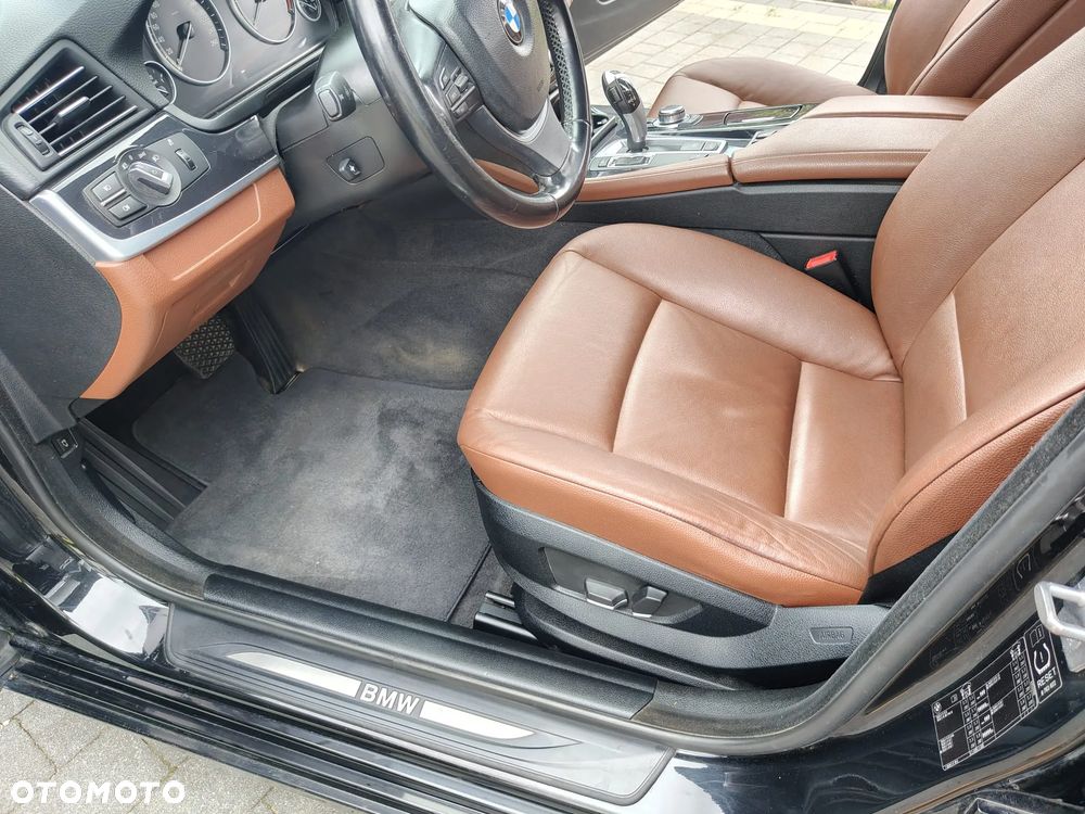 BMW Seria 5 525d - 9