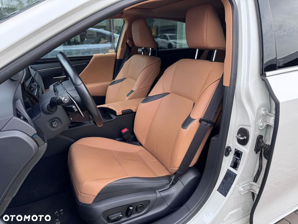 Lexus ES - 6