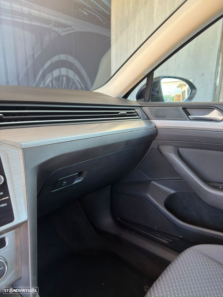 VW Passat 1.6 TDI (BlueMotion ) Trendline - 25