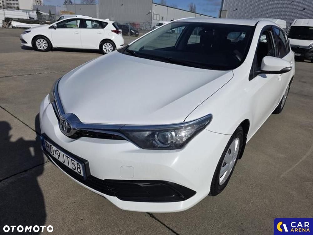 Toyota Auris - 1
