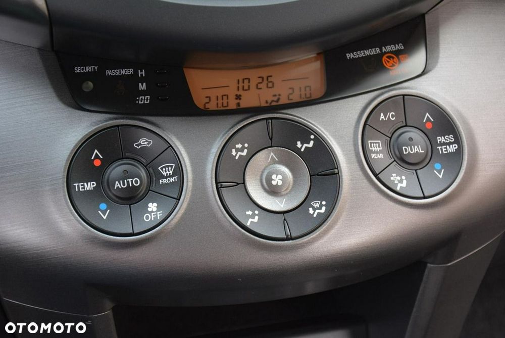 Toyota RAV4 2.0 VVT-i Sol - 23