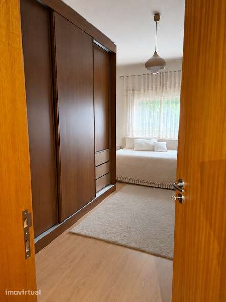 Apartamento T2 com garagem, arrumo e elevador em Leça do Balio - Grande imagem: 2/12