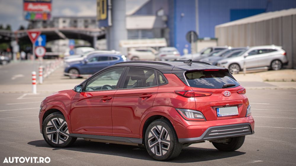 Hyundai KONA - 12