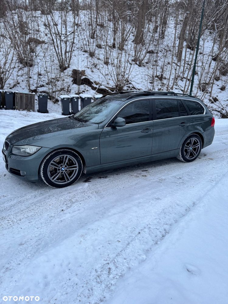 BMW Seria 3 330d xDrive - 11