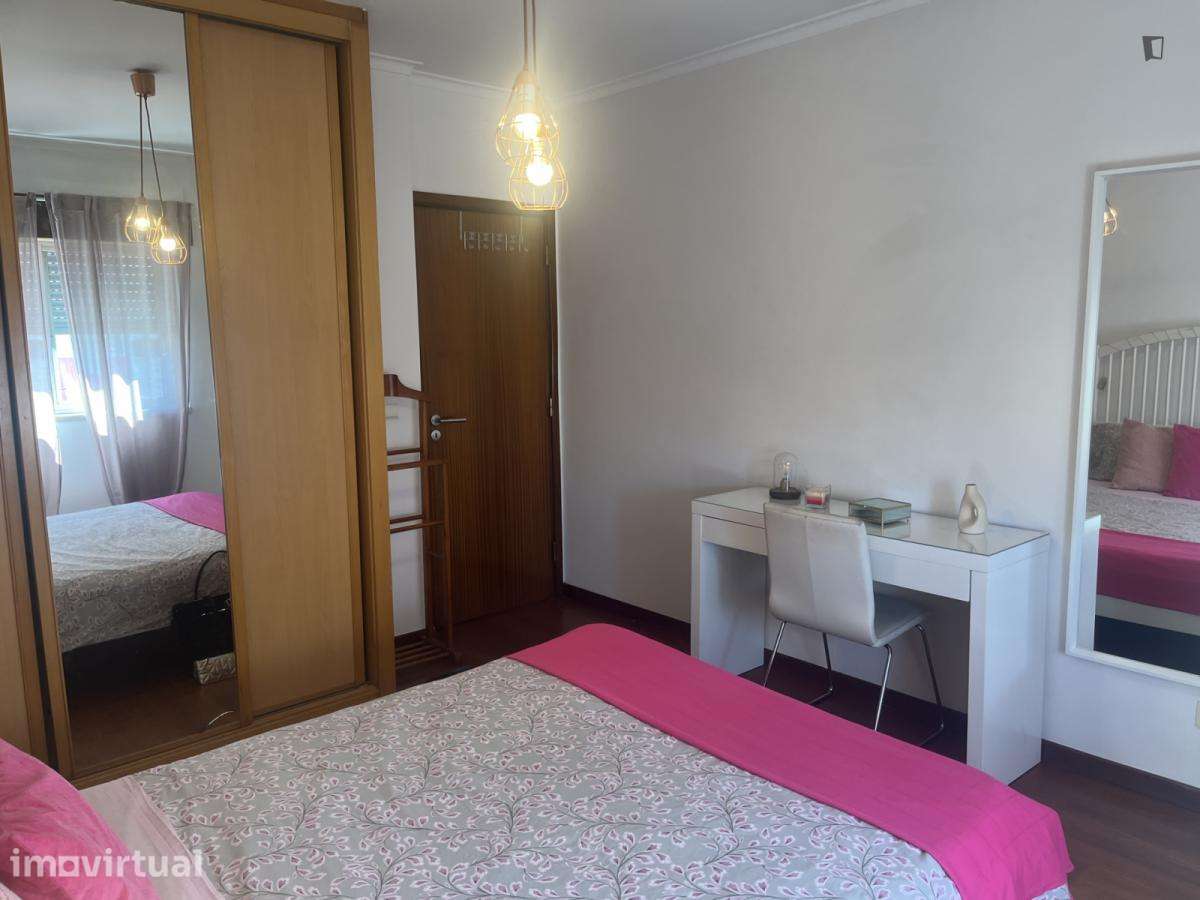 Quarto - localizado em Benfica Lisbon - Grande imagem: 5/42