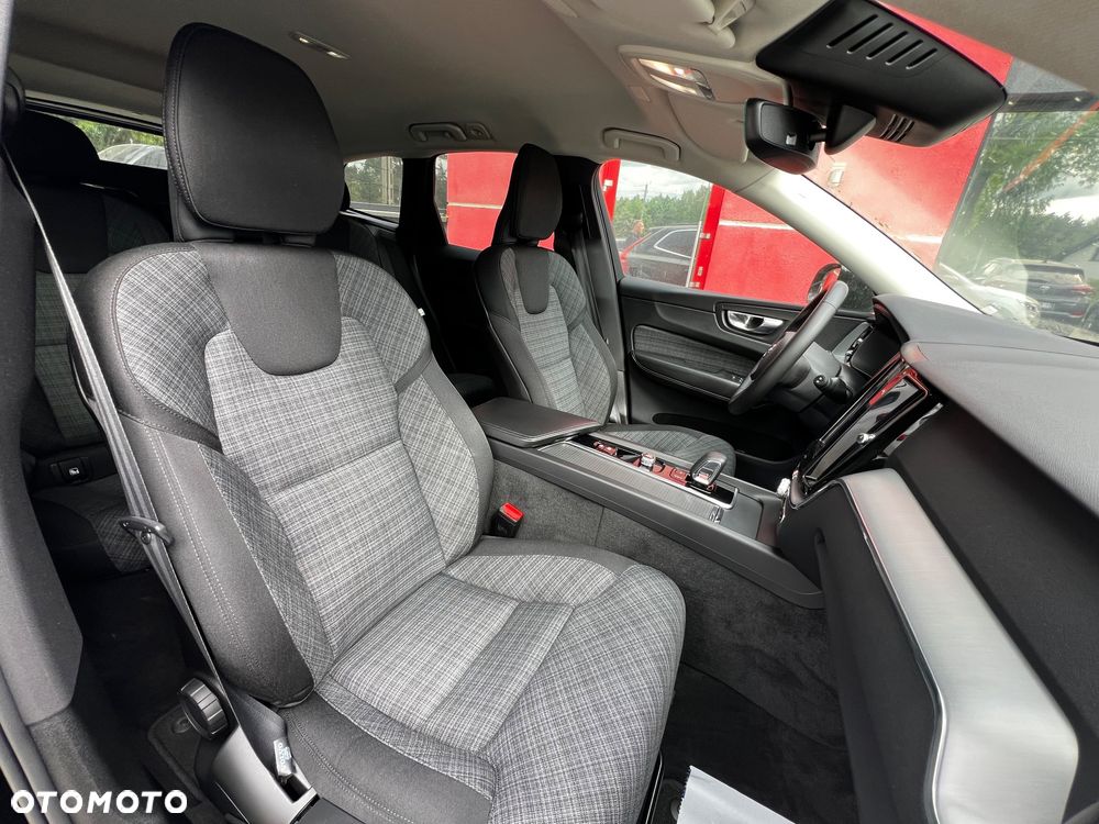 Volvo XC 60 B4 D Core - 27