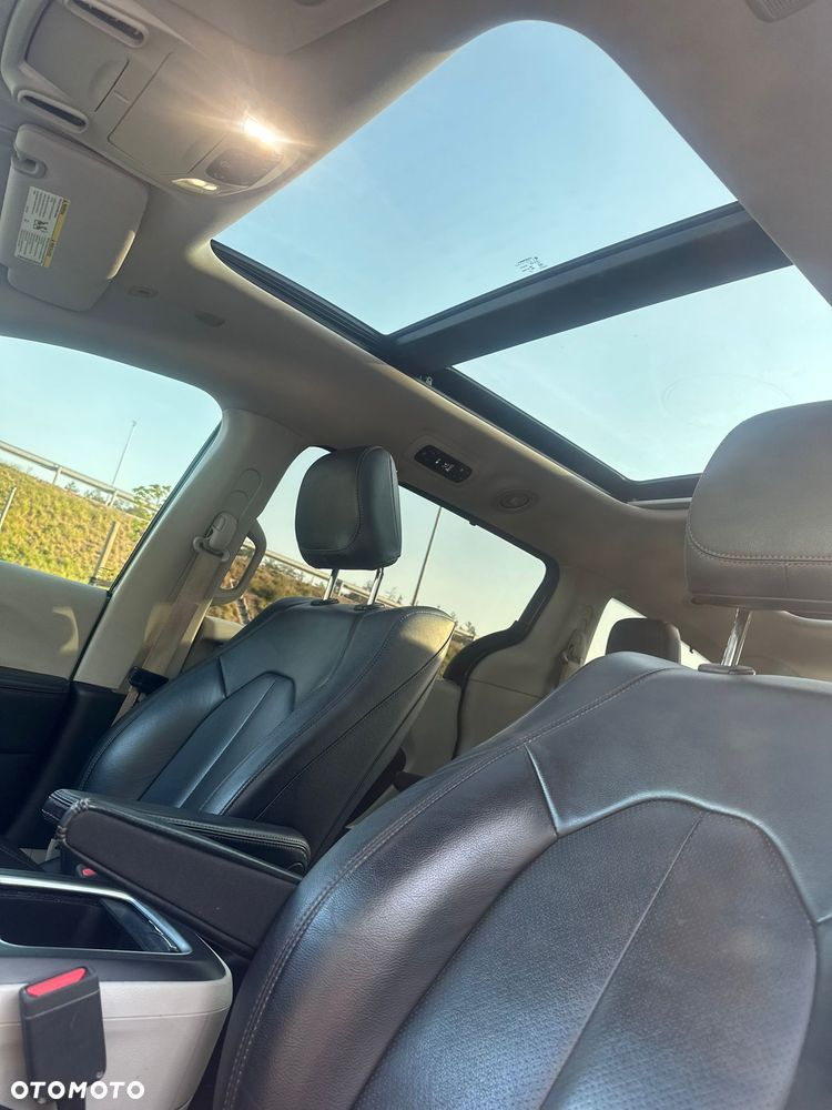Chrysler Pacifica - 14