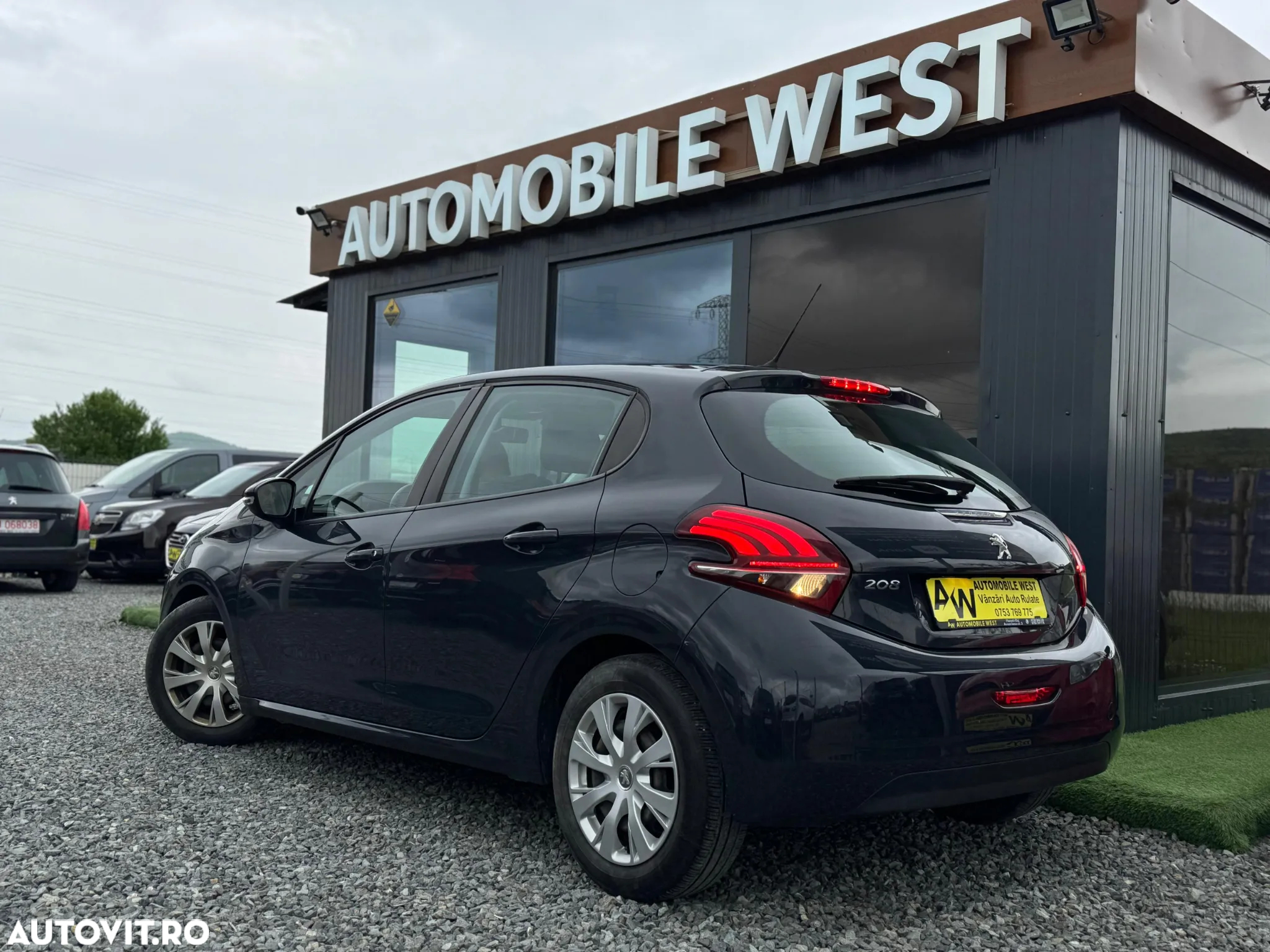 Peugeot 208 1.2 L PureTech Allure - 3