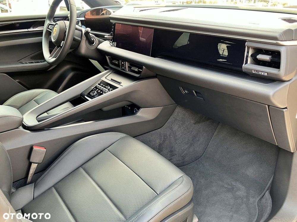 Porsche Macan - 32