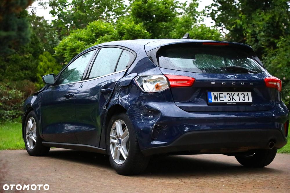 Ford Focus 1.0 EcoBoost Titanium Design - 6