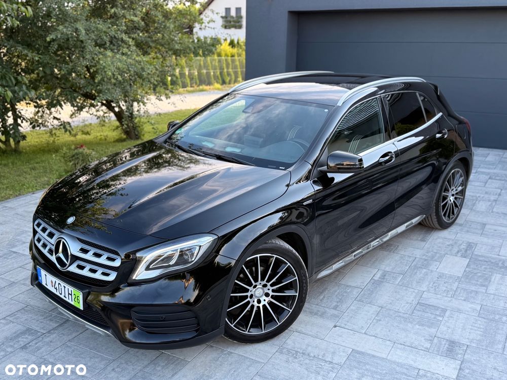 Mercedes-Benz GLA 180 7G-DCT AMG Line - 13