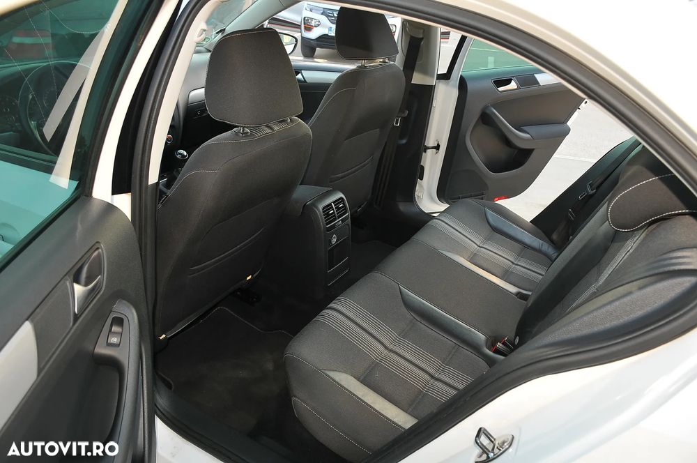 Volkswagen Jetta 1.4 TSI Sportline - 14