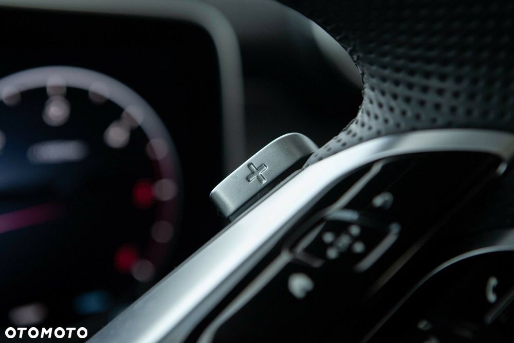 Mercedes-Benz GLC - 22