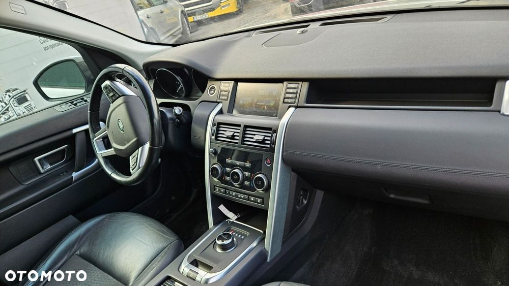 Land Rover Discovery Sport - 24