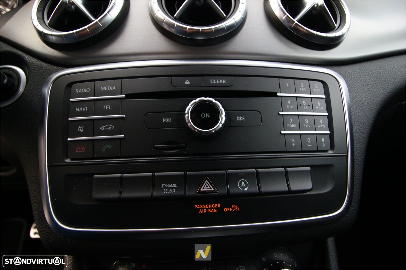 Mercedes-Benz CLA 200 d Shooting Brake AMG Line - 14