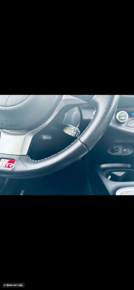 Toyota Yaris 1.5 HDF GR Sport - 14