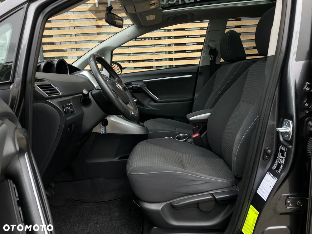 Toyota Verso 1.8 Premium - 30