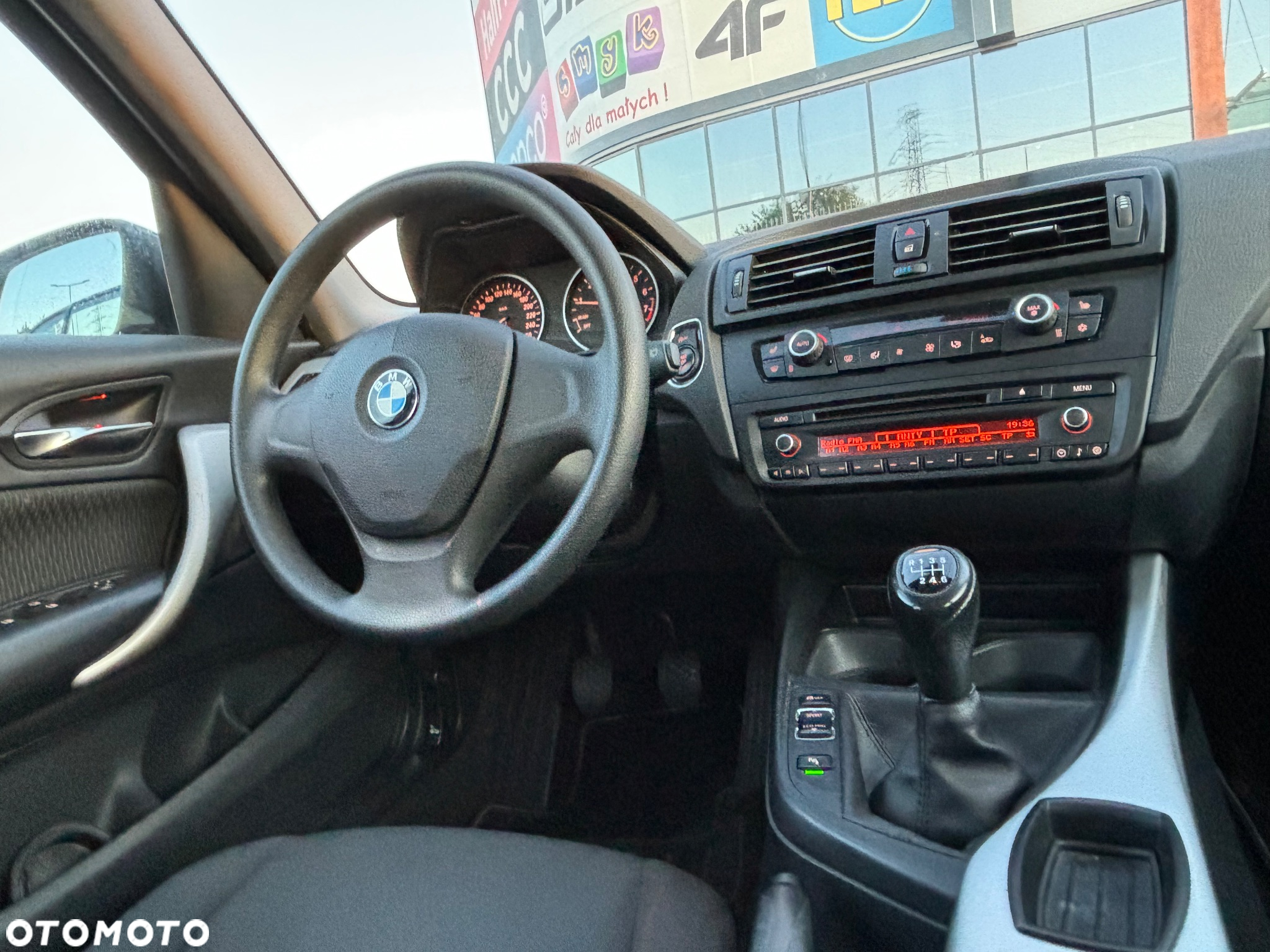 BMW Seria 1 118i - 13