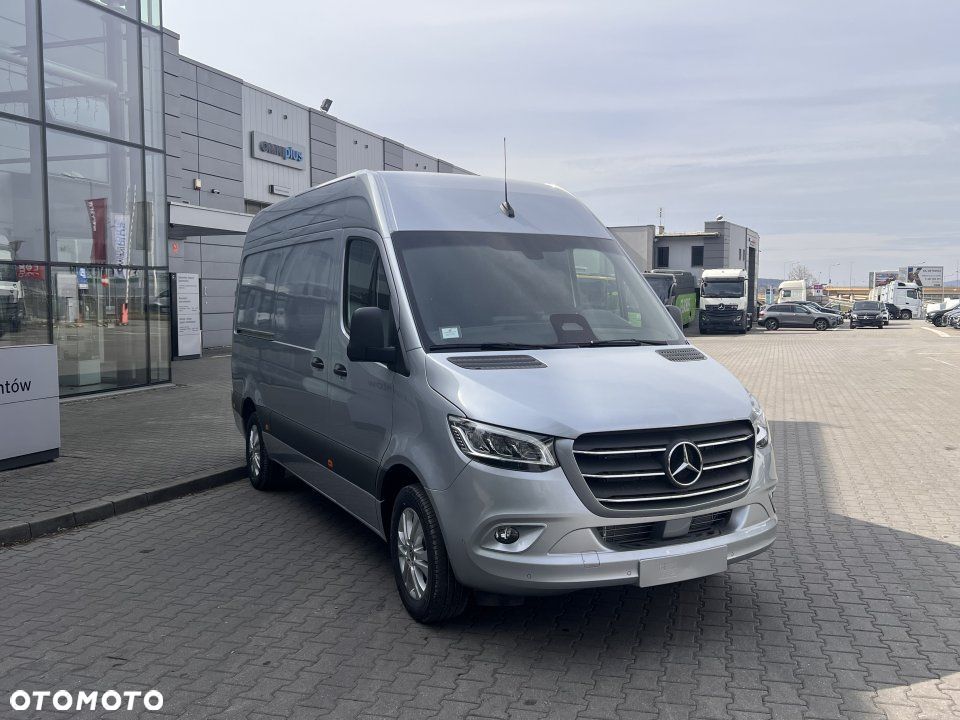 Mercedes-Benz Sprinter - 2