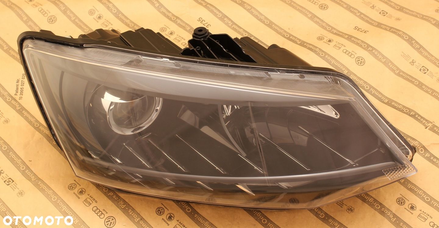 SKODA FABIA 3 III 14-18 LAMPA PRZÓD SOCZEWKA  LED - 1