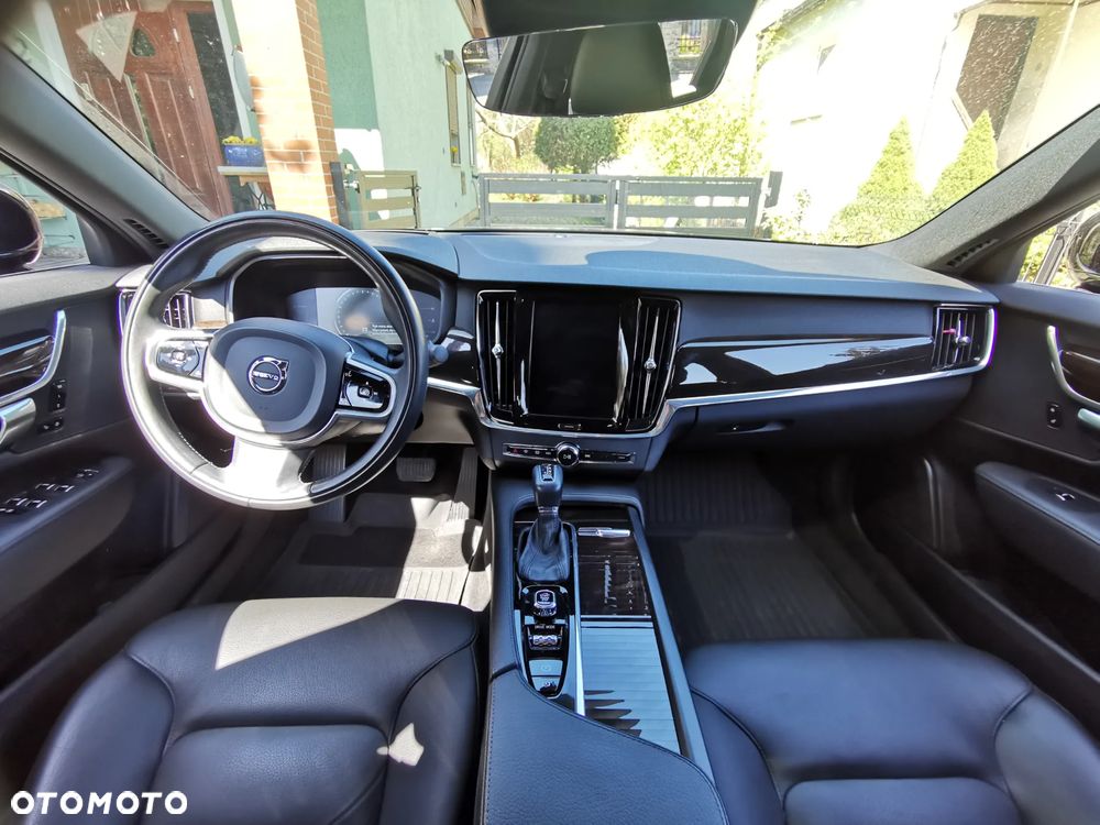 Volvo S90 T5 Momentum - 24