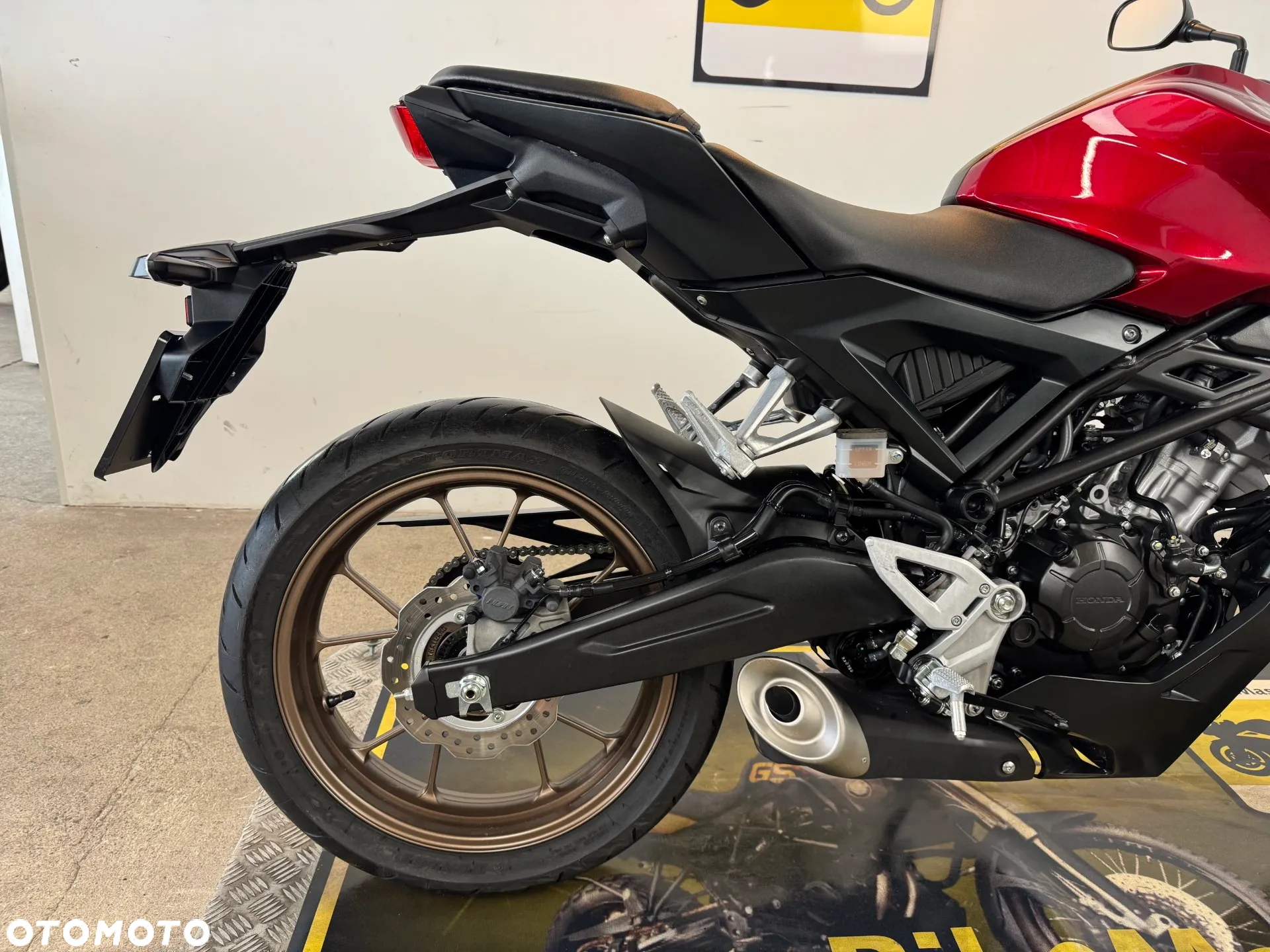 Honda CB - 16