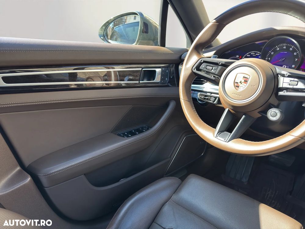 Porsche Panamera 4 Platinum Edition - 12
