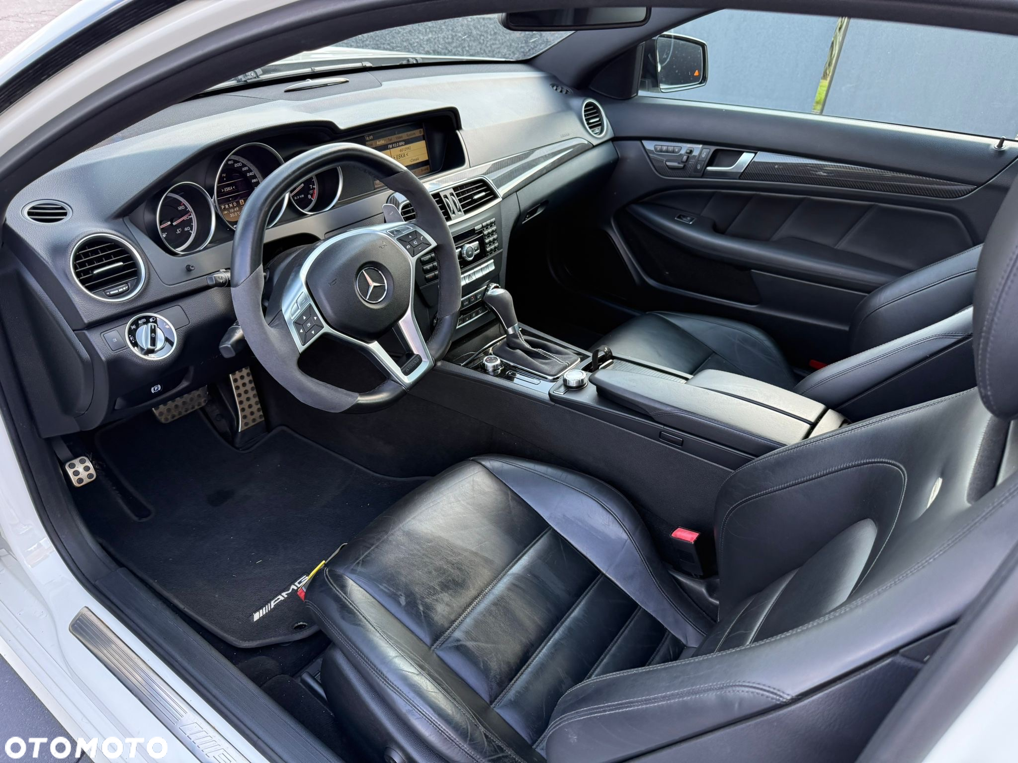 Mercedes-Benz Klasa C 63 AMG Coupe AMG SPEEDSHIFT MCT AMG Performance Package - 34