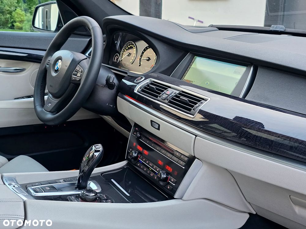 BMW 5GT 550i - 12