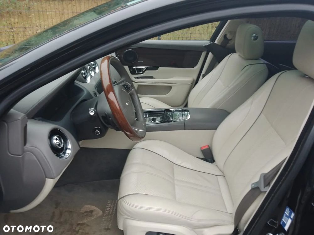 Jaguar XJ 3.0 T AWD R-Sport - 18