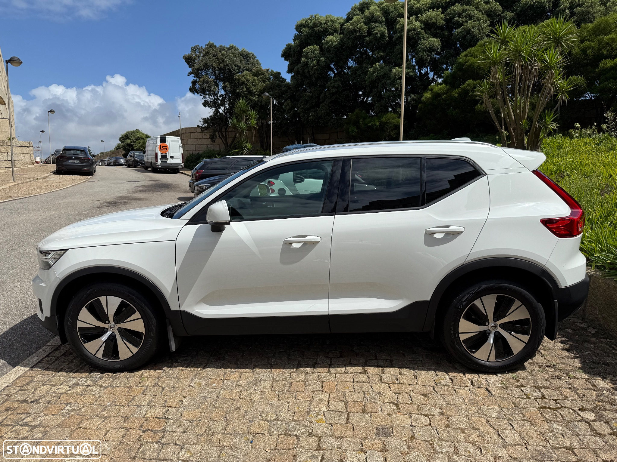 Volvo XC 40 1.5 T2 Momentum Plus - 12