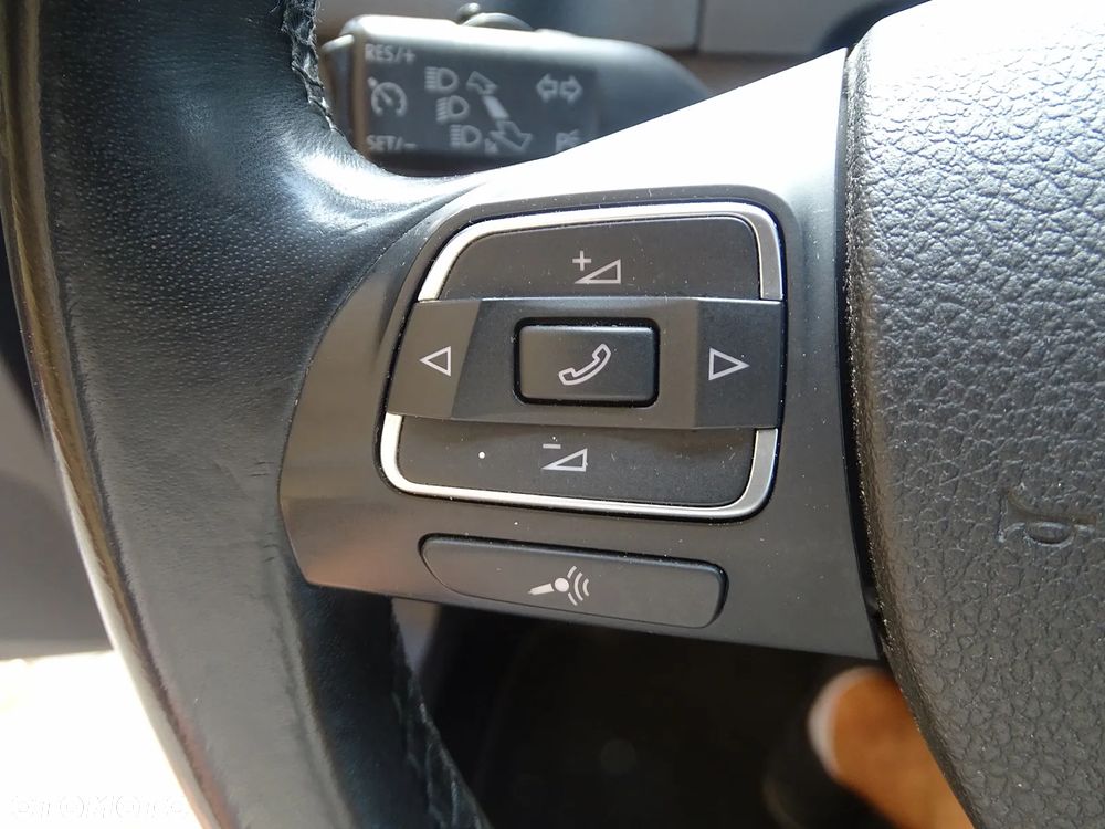 Volkswagen Tiguan 2.0 TDI DPF BlueMotion Technology Sport & Style - 34