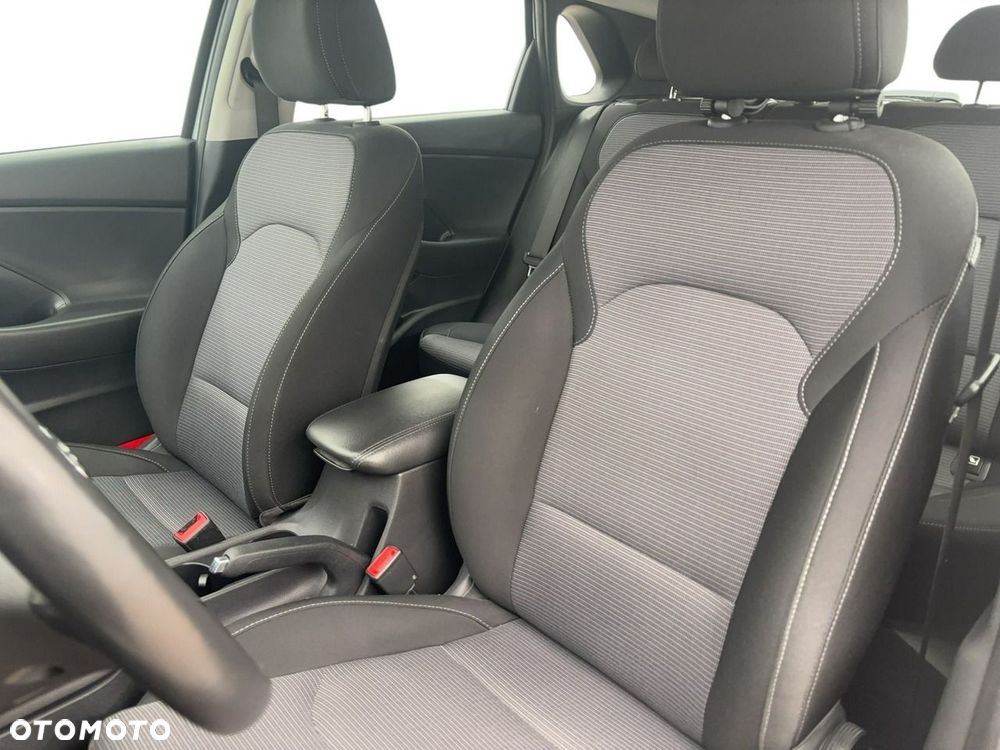 Hyundai i30 1.5 DPI Classic + - 10