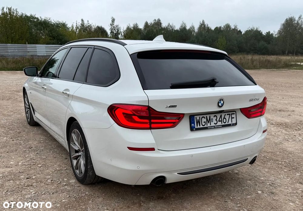 BMW Seria 5 520d Sport Line - 4