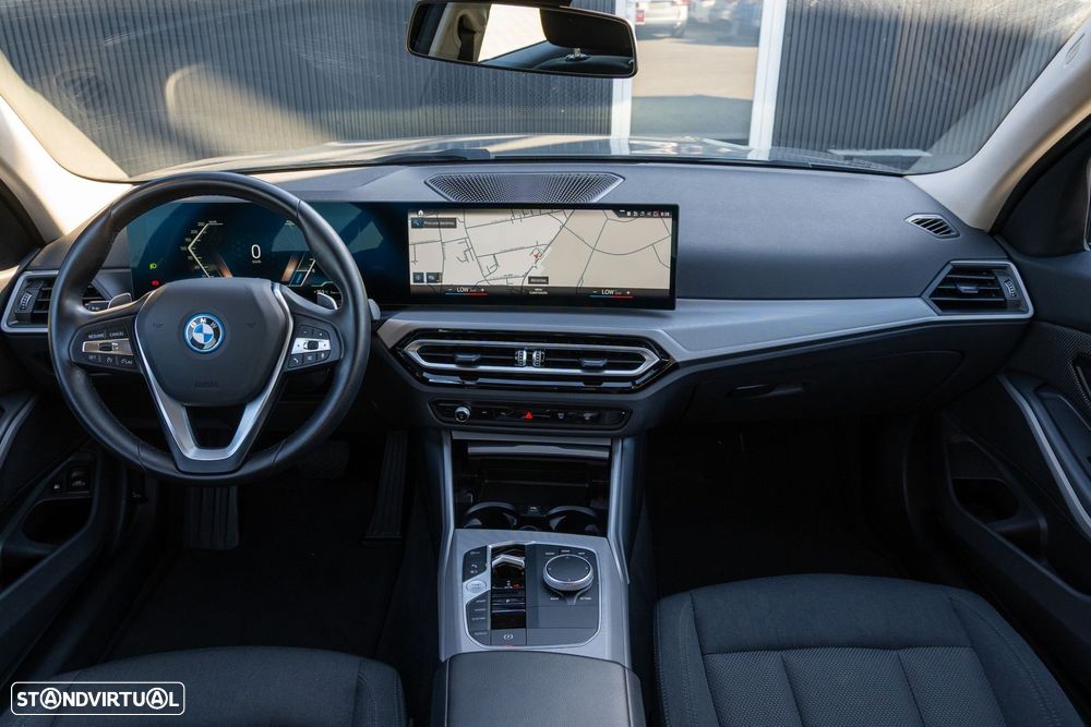BMW 330 e Auto - 19