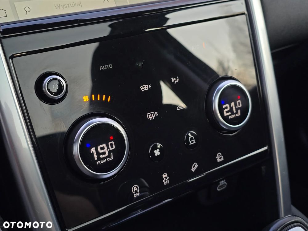 Land Rover Discovery Sport - 28