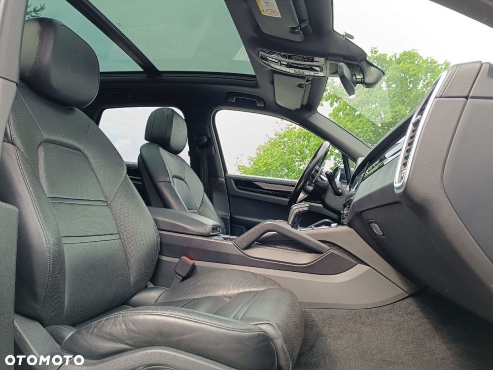 Porsche Cayenne Standard - 32