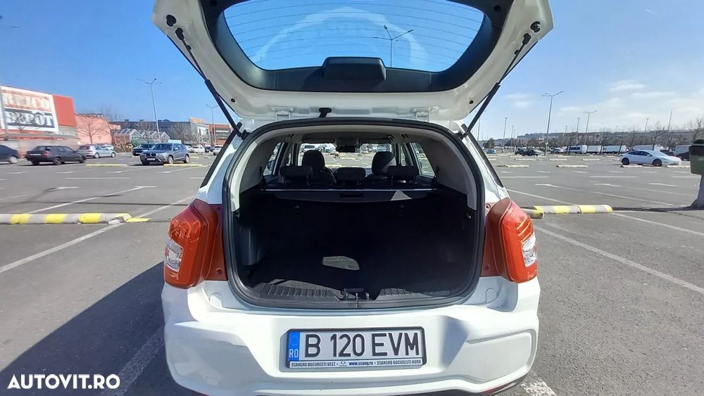 SsangYong Tivoli Grand - 3