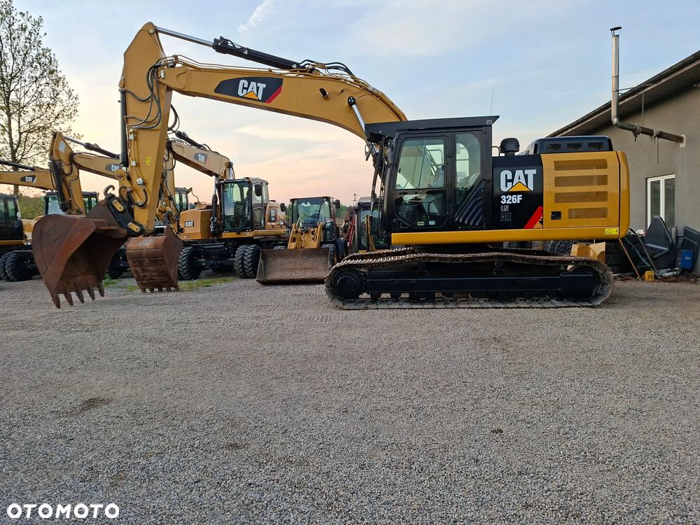 Caterpillar CAT 326 FL - 3