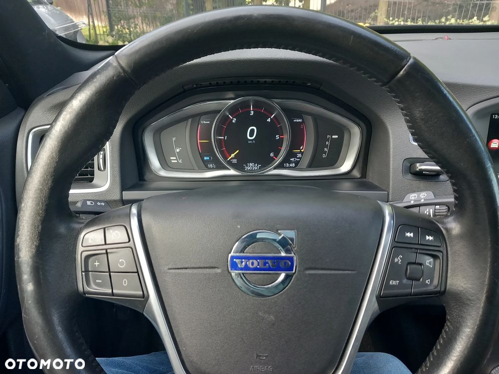 Volvo V60 D6 AWD Plug-in Hybrid Summum - 23