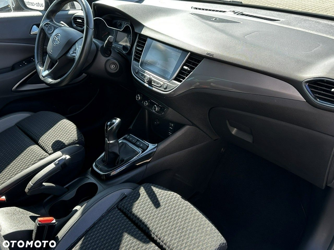 Opel Crossland X - 13